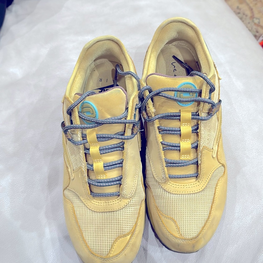 Travis Scott air maxes